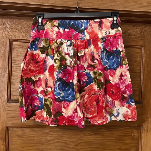 Twenty‎ One Romantic Floral skirt - Picture 1 of 12
